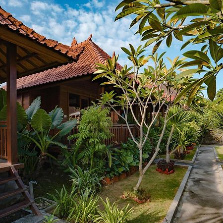 Karang Mas Lembongan Hotel Nusa Lembongan Exterior photo