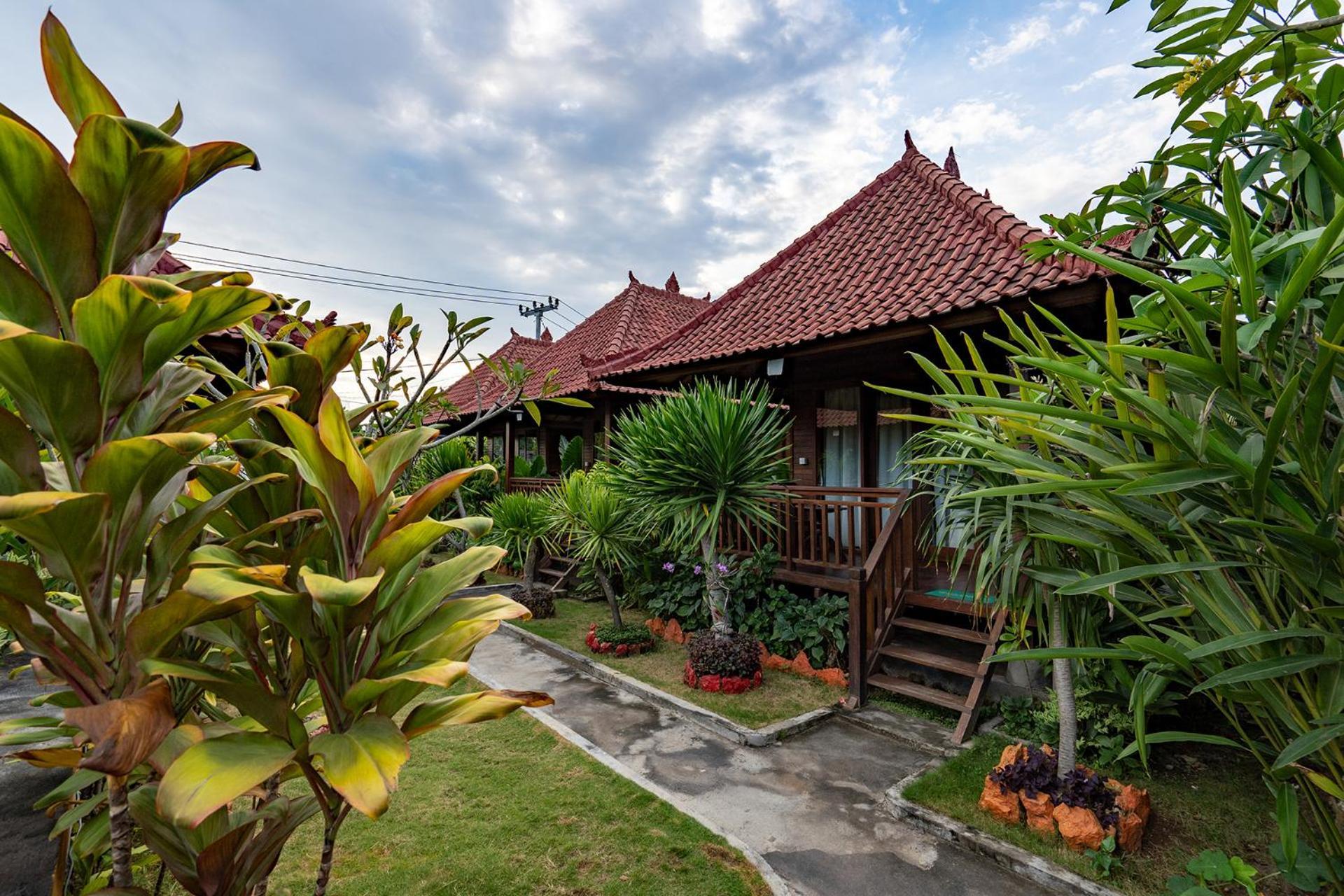Karang Mas Lembongan Hotel Nusa Lembongan Exterior photo