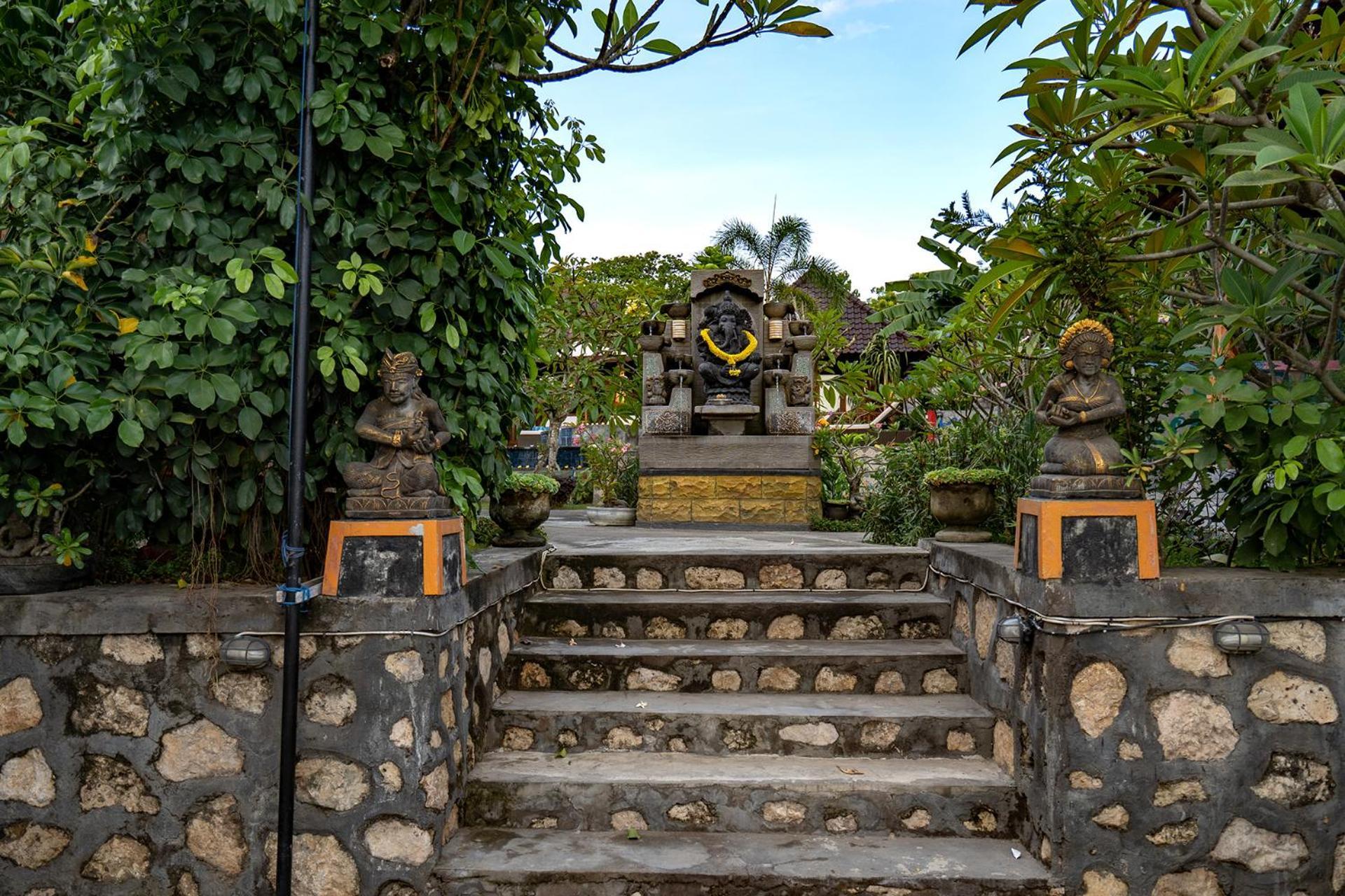 Karang Mas Lembongan Hotel Nusa Lembongan Exterior photo