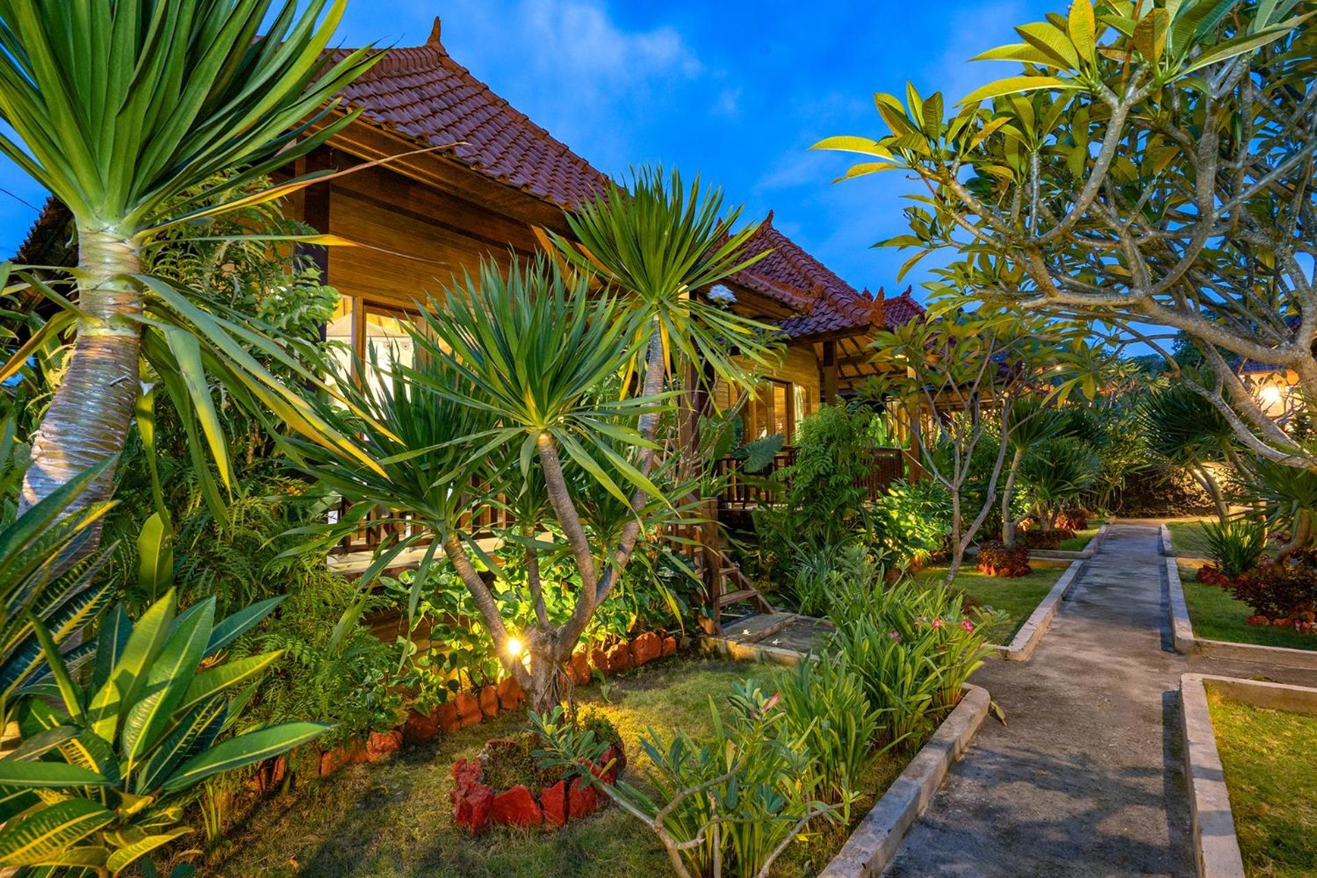 Karang Mas Lembongan Hotel Nusa Lembongan Exterior photo