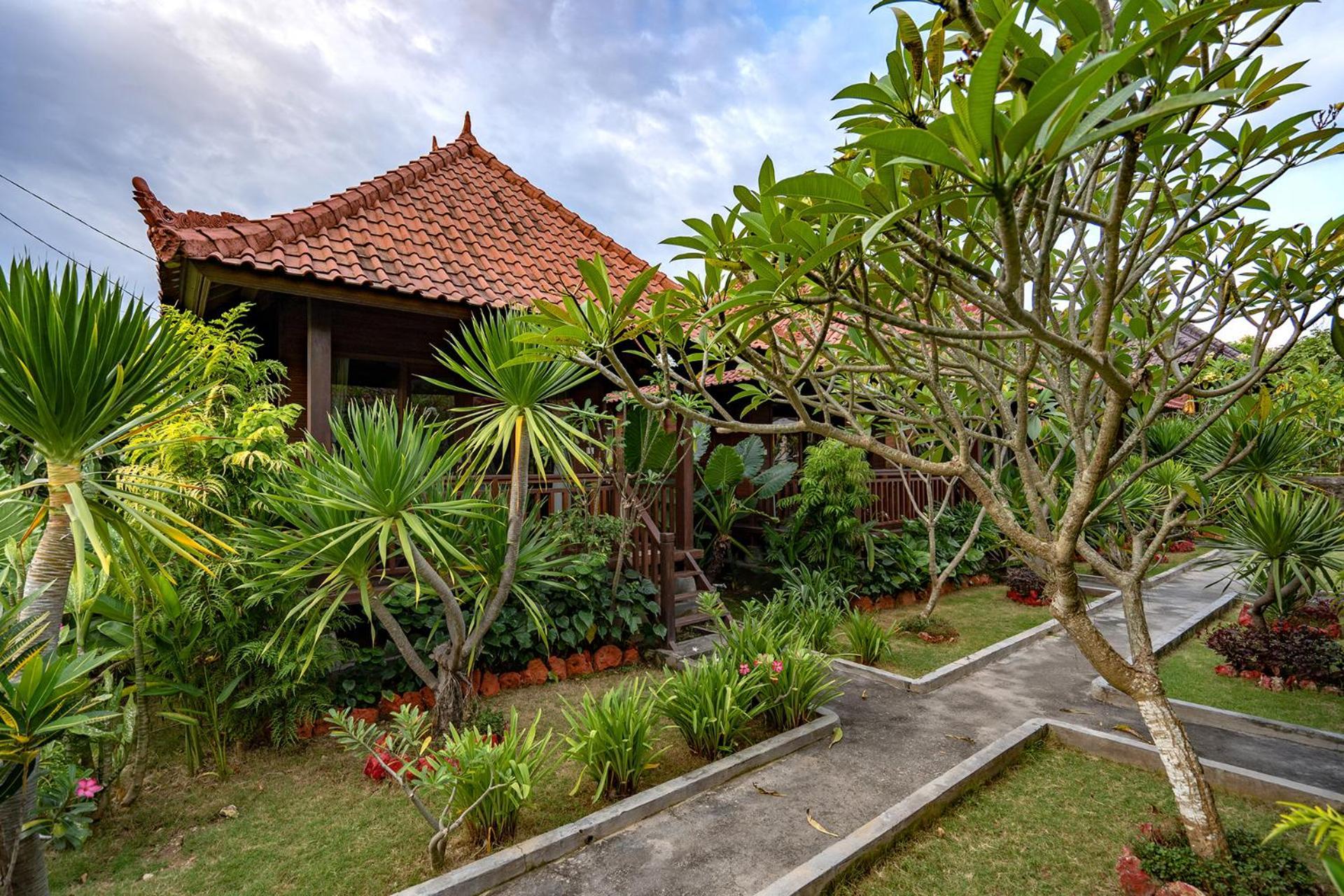 Karang Mas Lembongan Hotel Nusa Lembongan Exterior photo