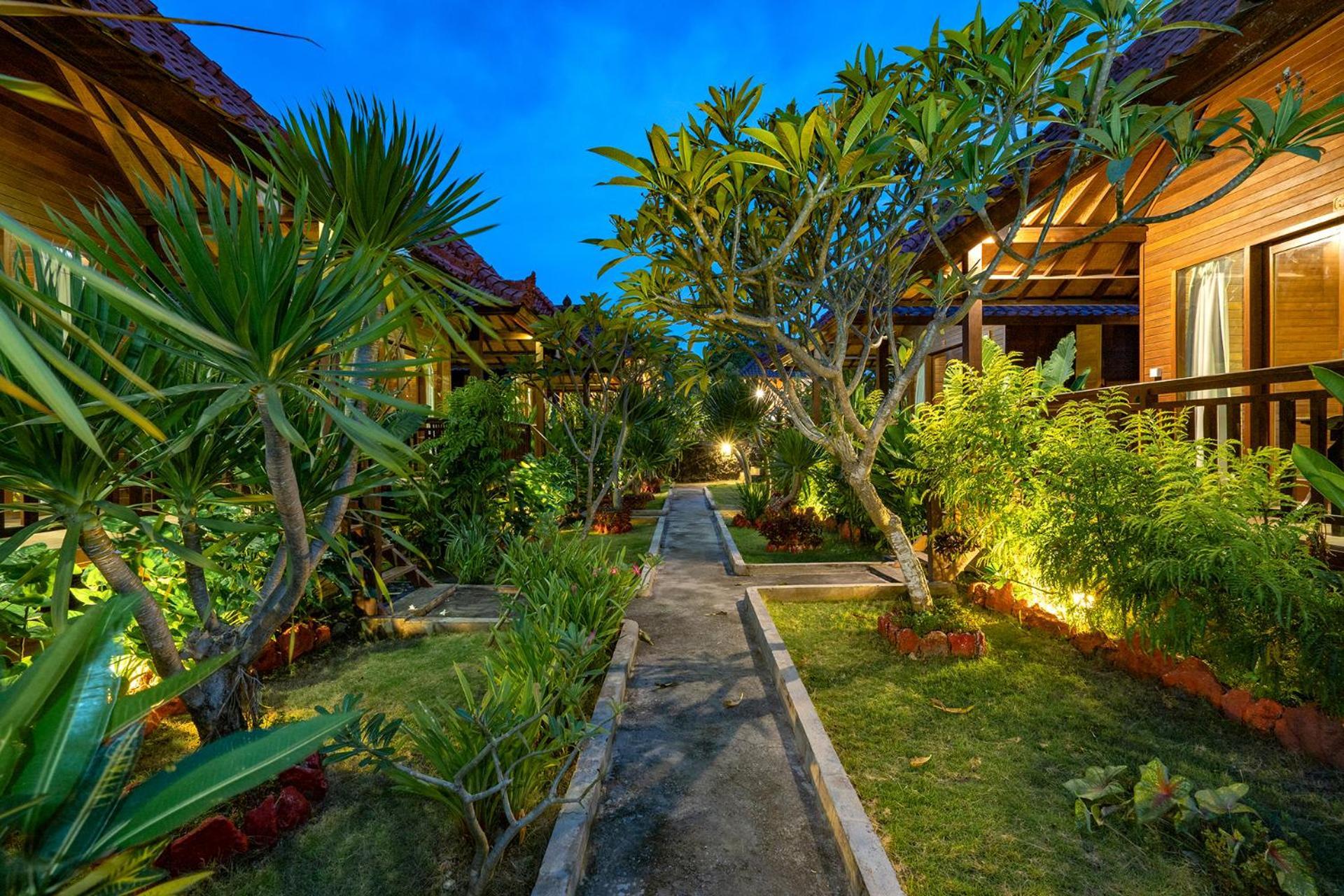 Karang Mas Lembongan Hotel Nusa Lembongan Exterior photo