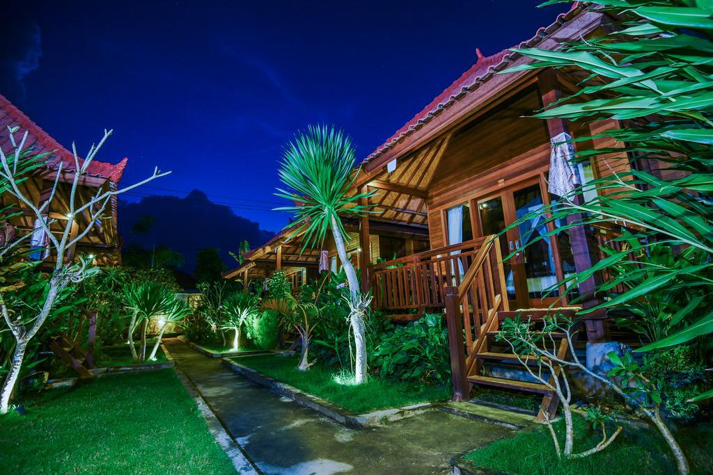 Karang Mas Lembongan Hotel Nusa Lembongan Exterior photo