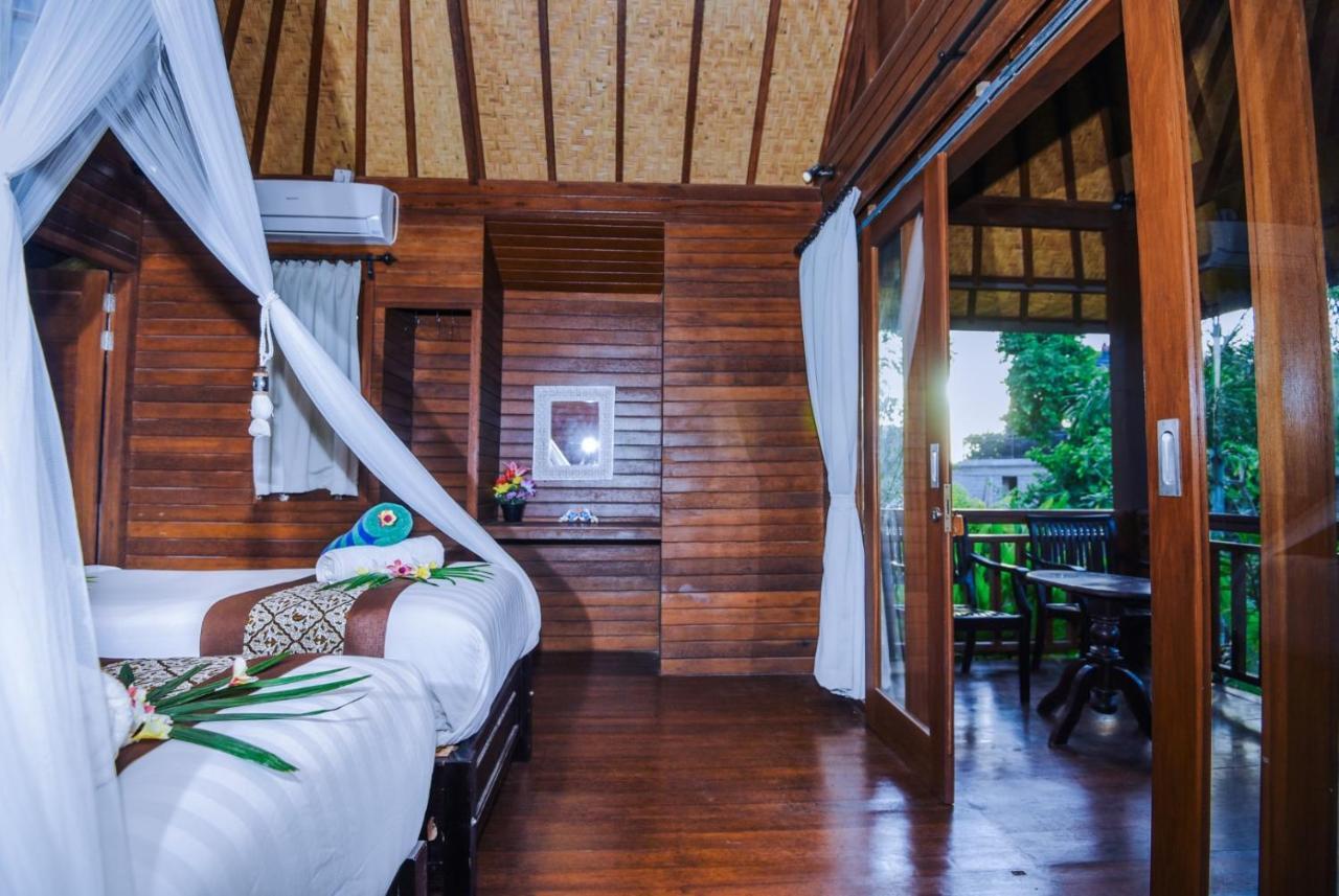 Karang Mas Lembongan Hotel Nusa Lembongan Exterior photo