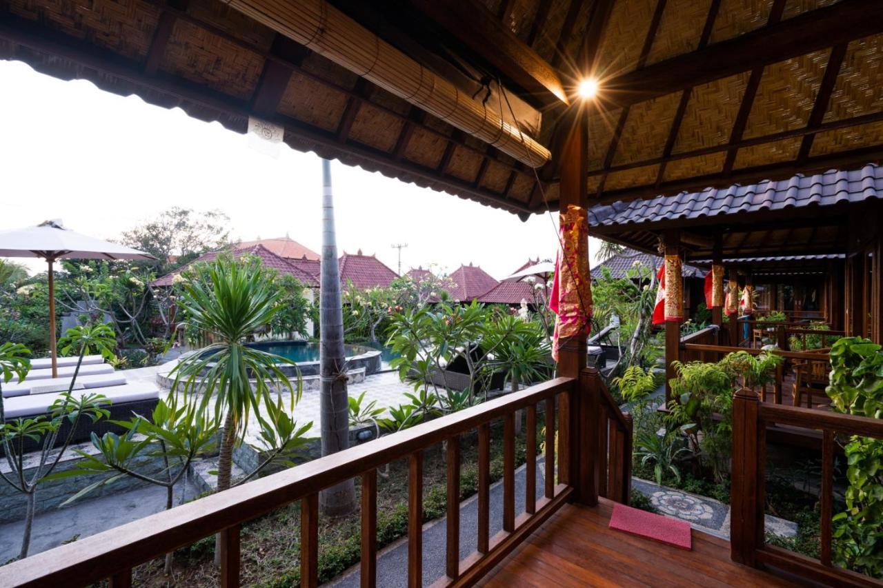 Karang Mas Lembongan Hotel Nusa Lembongan Exterior photo